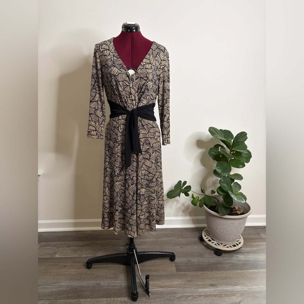 Jones New York Elegant Black and Tan Patterned Dress